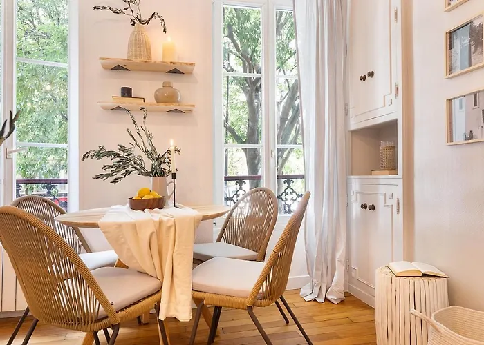 Capri - 2 A Montmartre * París